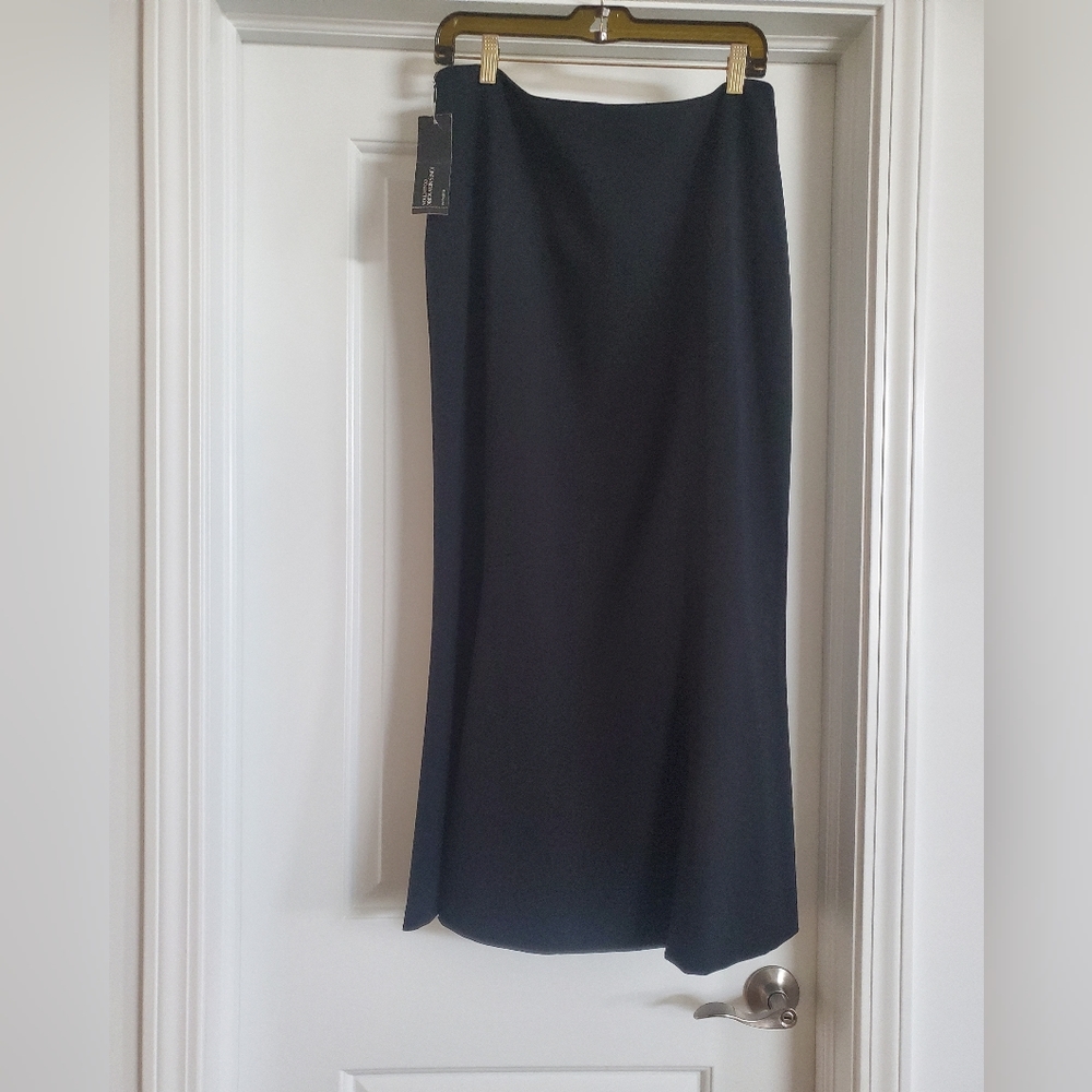 Jones New York Platinum black ankle length skirt